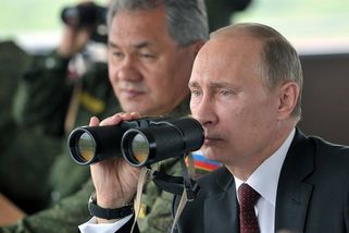 Jednání Vladimíra Putina naznačuje, že dislokace armády na hranicích Ukrajiny má podtext. Ekonomické potíže Ruska